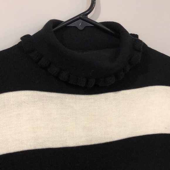 Turtle Neck Strip Top - Picture 2 of 3